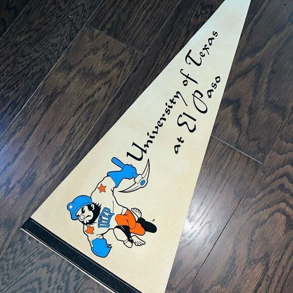Vintage university of Texas at El Paso UTEP Miners NCAA Football college Pennant
